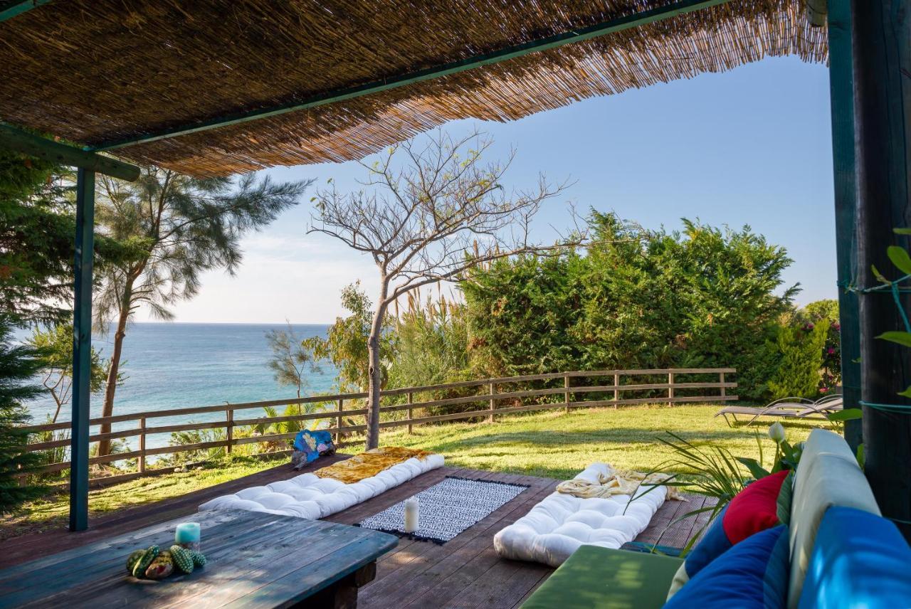 Beachfront Villa Meliti Ágios Matthaíos Exteriör bild