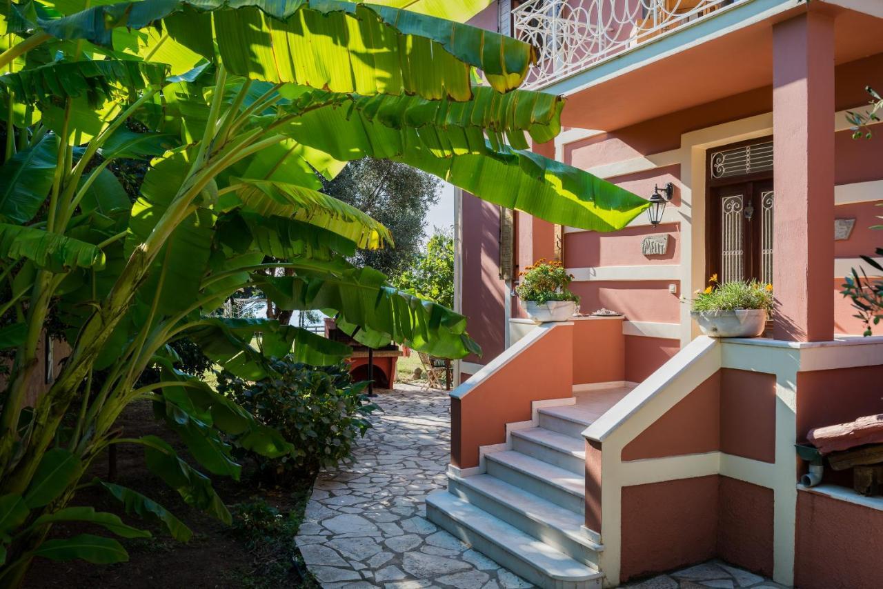 Beachfront Villa Meliti Ágios Matthaíos Exteriör bild