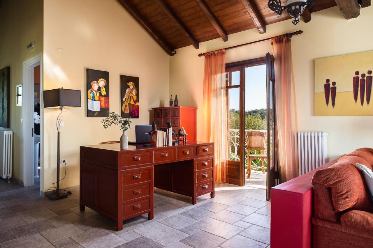 Beachfront Villa Meliti Ágios Matthaíos Exteriör bild