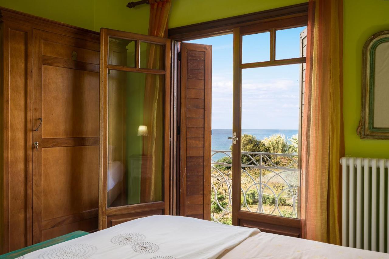 Beachfront Villa Meliti Ágios Matthaíos Exteriör bild